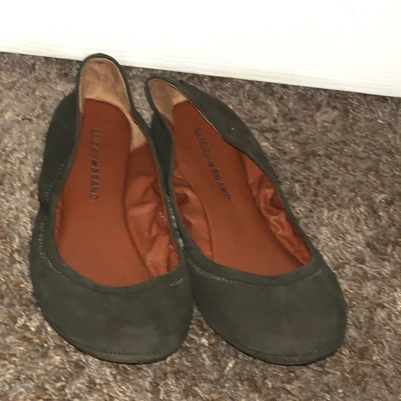 Olive green flats - Picture 1 of 3